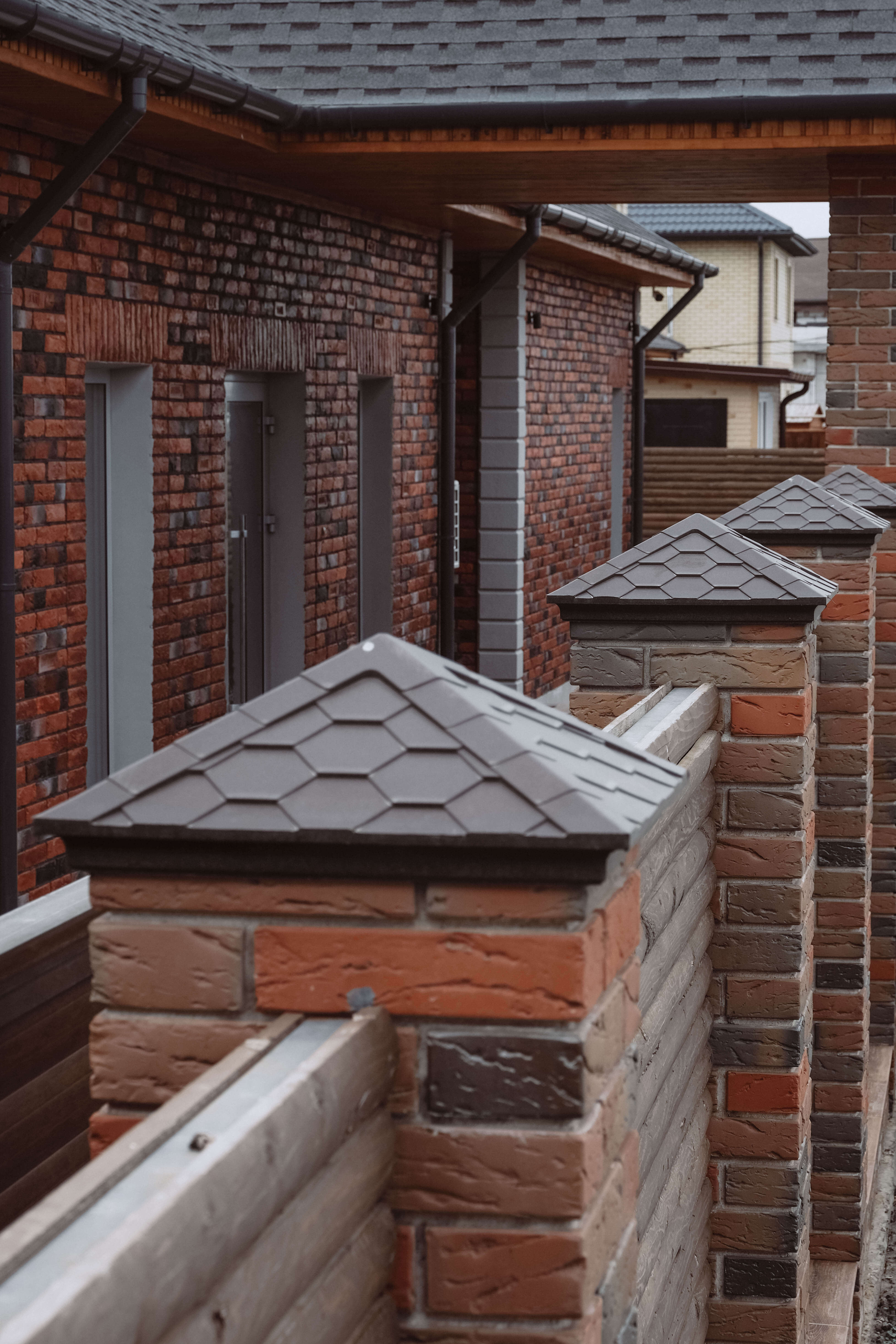 Колпак Zking Эверест Коричневый на столб 1.5х1.5 кирпича (390х390мм) в Кишиневе фото